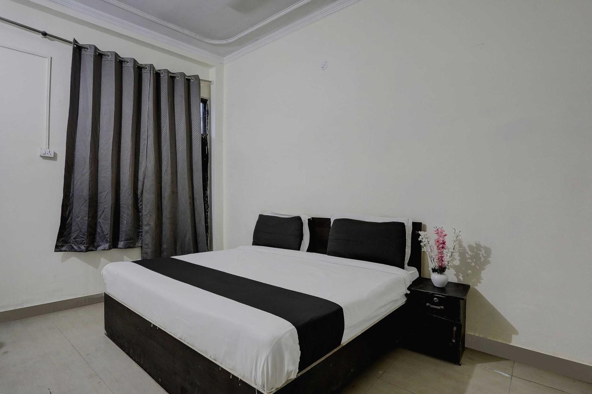Hotel O Thirty Inns نويدا المظهر الخارجي الصورة
